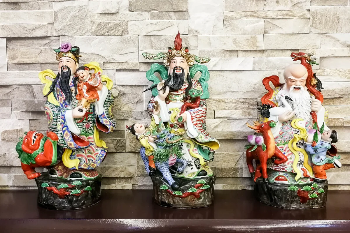 Chinese Fu Lu Shou or God of Prosperity, Happiness, Longevity | ID 129377414 © Keechuan | Dreamstime.com