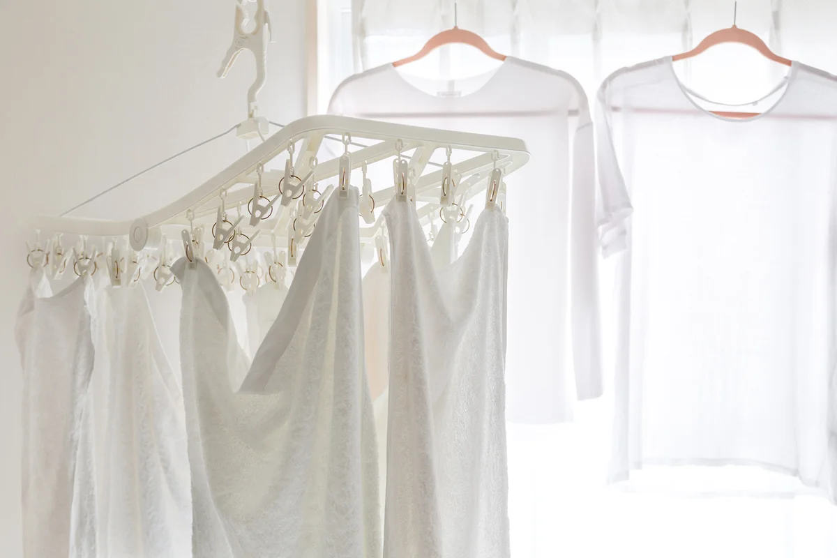 Whiten clothes without bleach