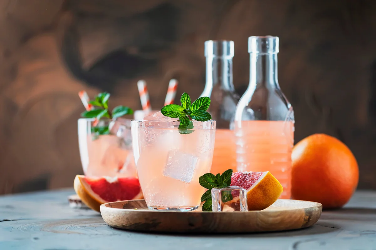 Pink cocktail with grapefruit and mint