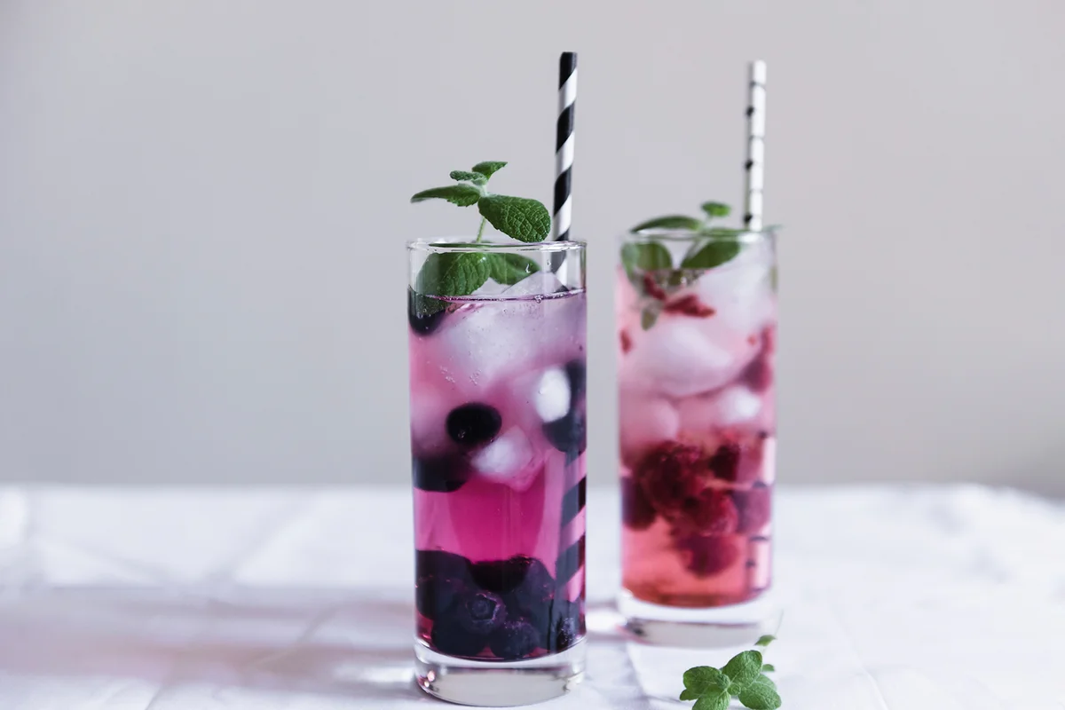 summer chilled drinks on table