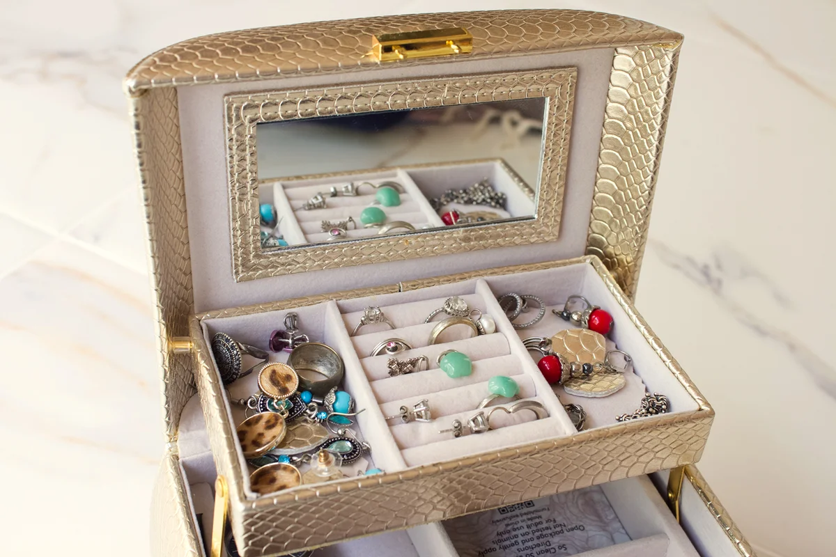 Jewelry box