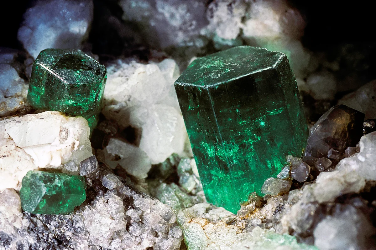 Silicate mineral, Emerald