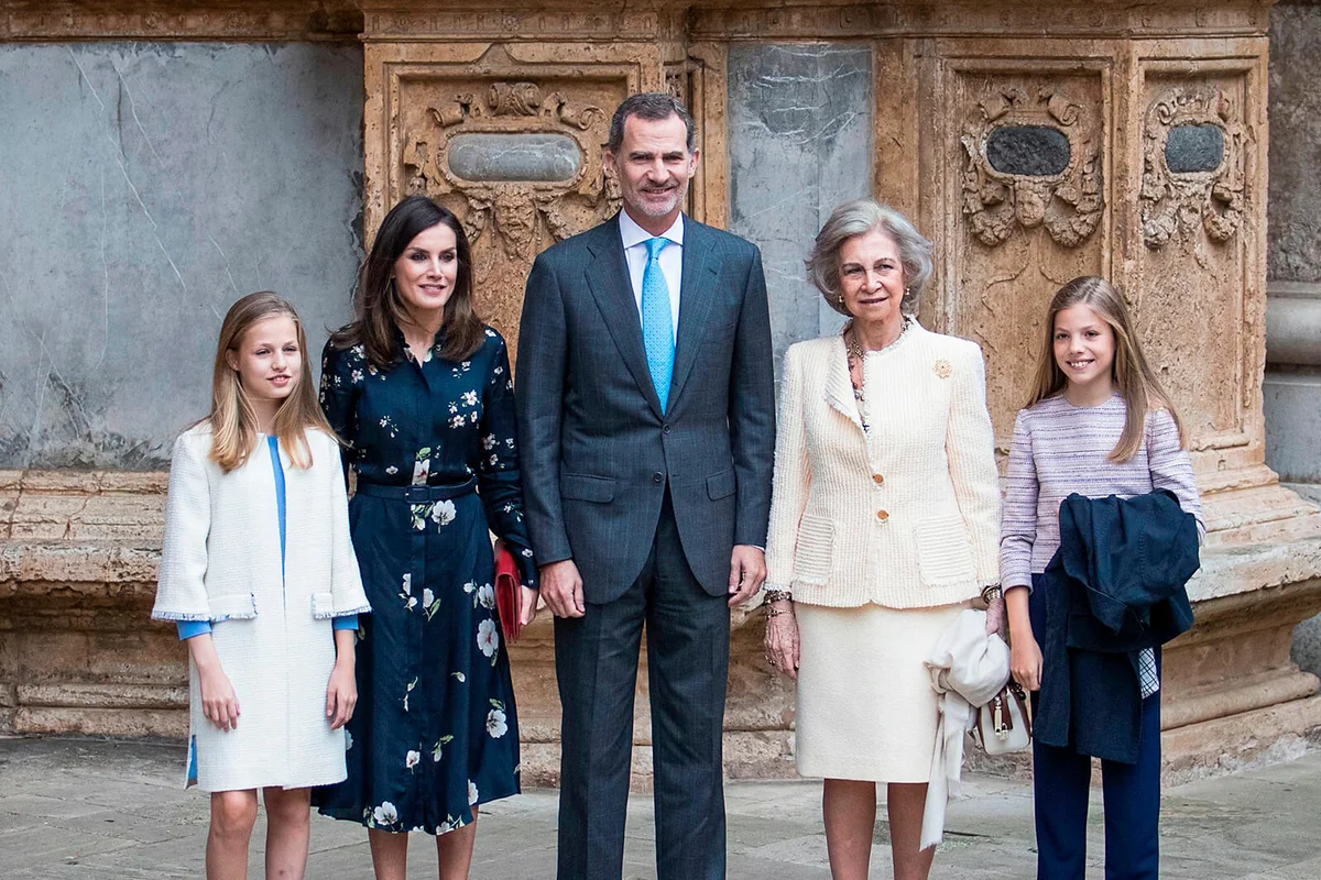 King Felipe VI of Spain (C), his wife Queen Letizia (2ndL), their daughters Princess Sofia (R) and Princess Leonor (L), and former Queen Sofia | Getty Editorial Use