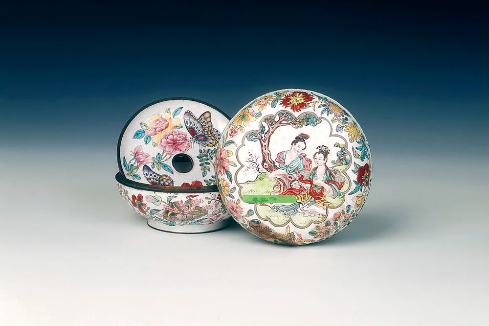 Canton famille rose enamel box