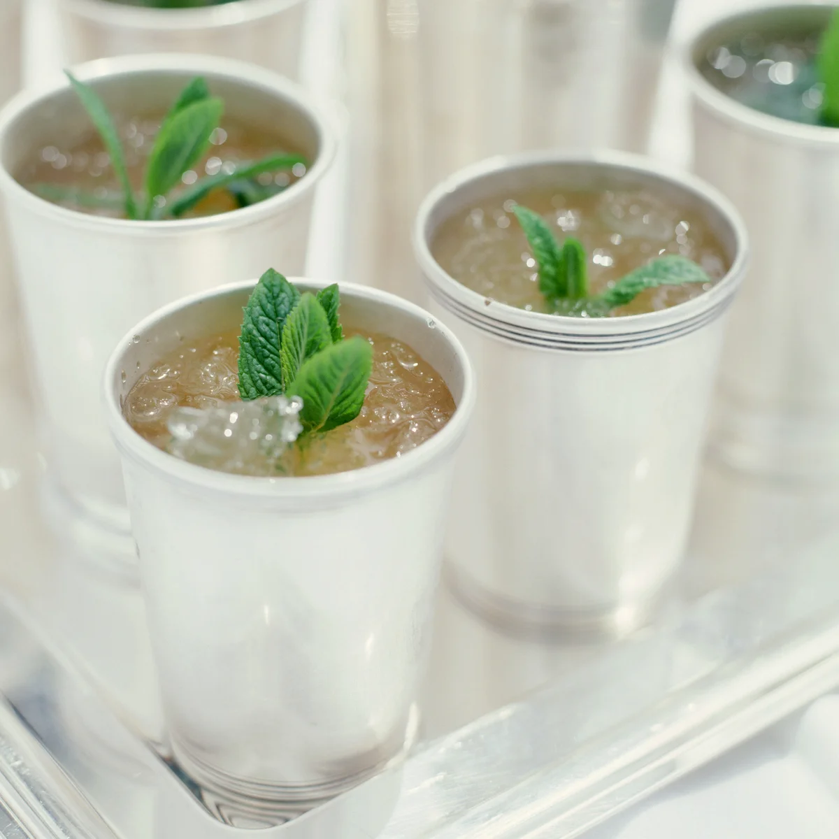 Mint juleps in cups