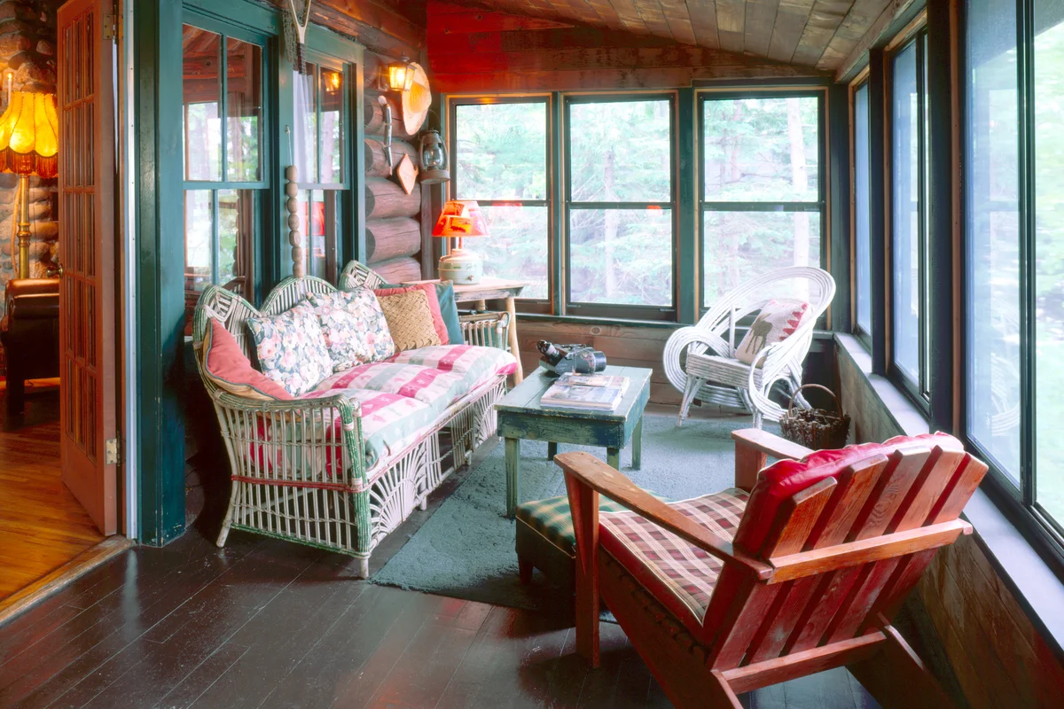 Porch in Lodge in Adirondack style