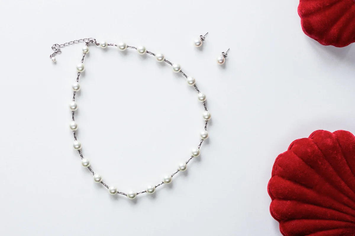 Mallorca artificial pearl necklace and earrings
