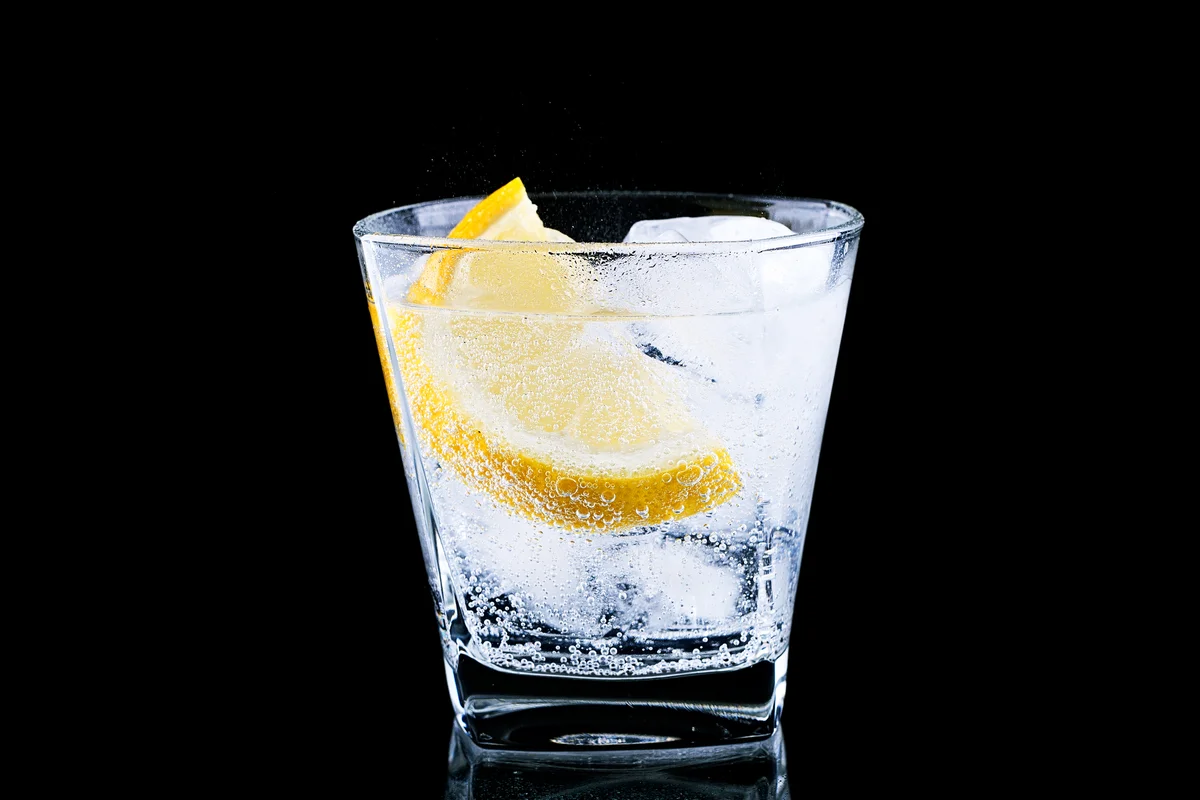 Vodka Tonic drink with lemon