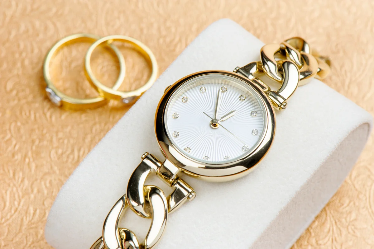Gold women wristwatch