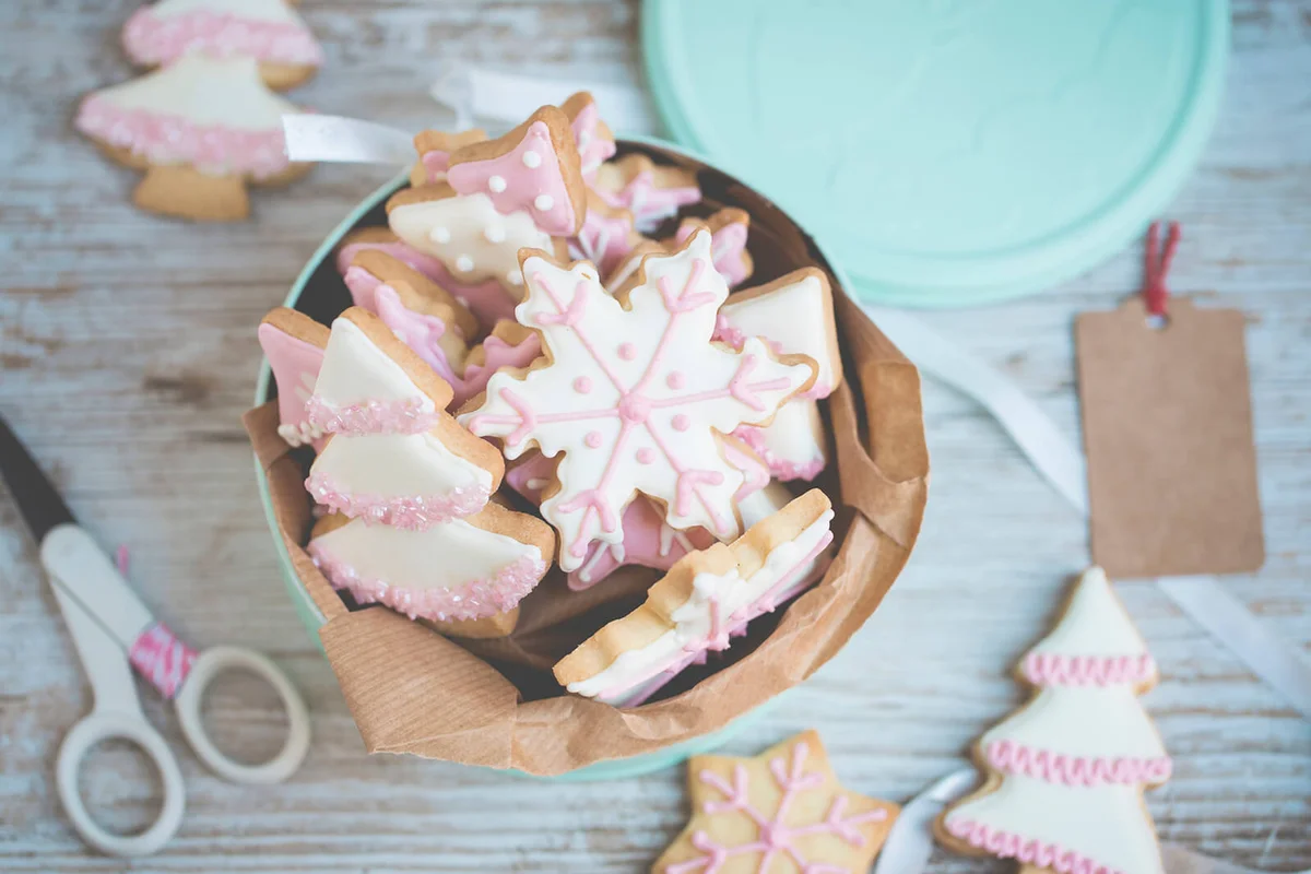 Tin of Christmas cookies