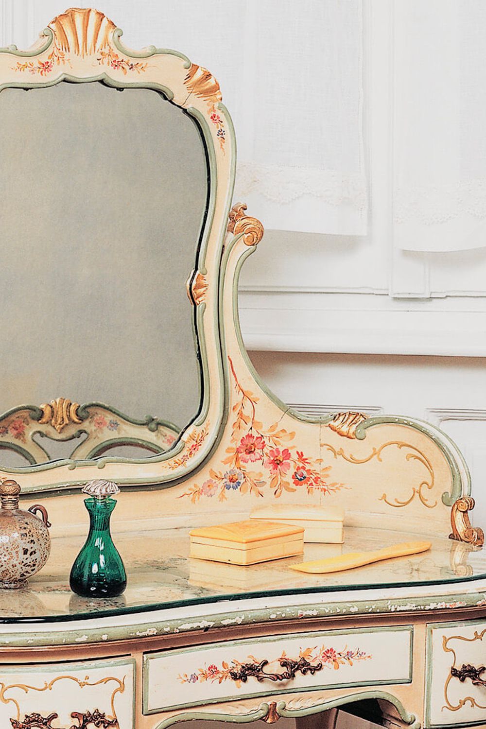 How an Antique Dressing Table Can Add a Timeless Feel