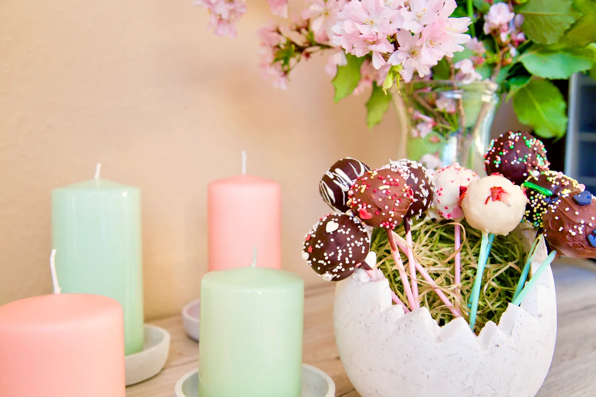 Candles and lolipops