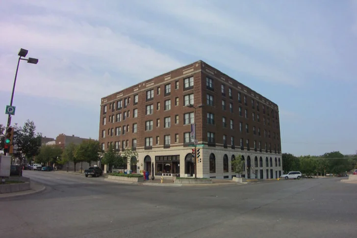 Eldridge Hotel - Historic