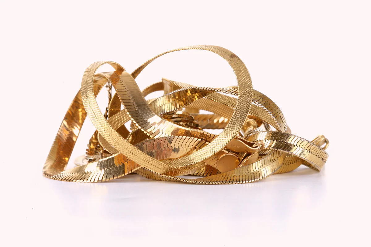 Golden herringbone chain