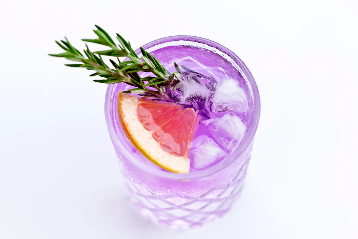 Gin and tonic with a slice of pink grapefruit