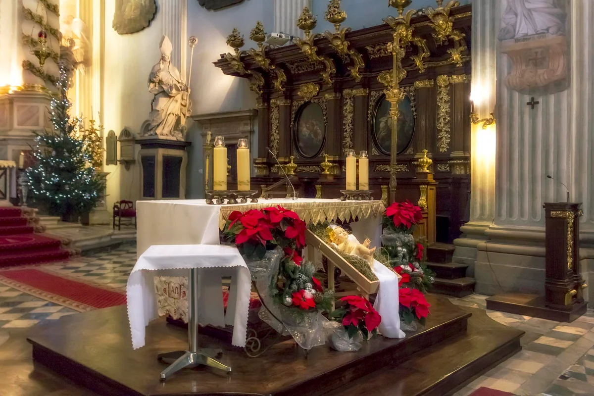 Altar with creche with a small Christ in the church of St. Anne