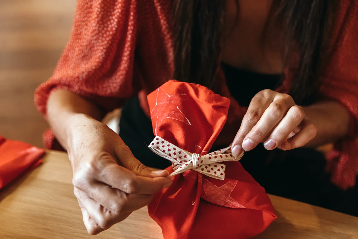 Mum eco wraps the final Christmas presents