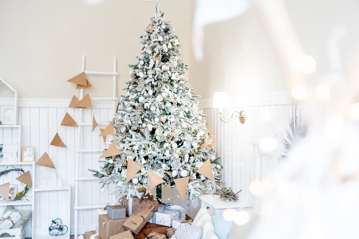 Snowy chite Christmas tree