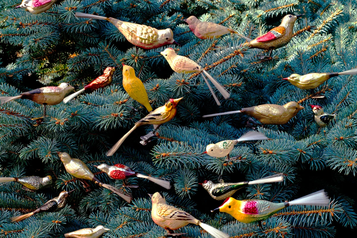 Artificial birds decoration on the Christmas tree