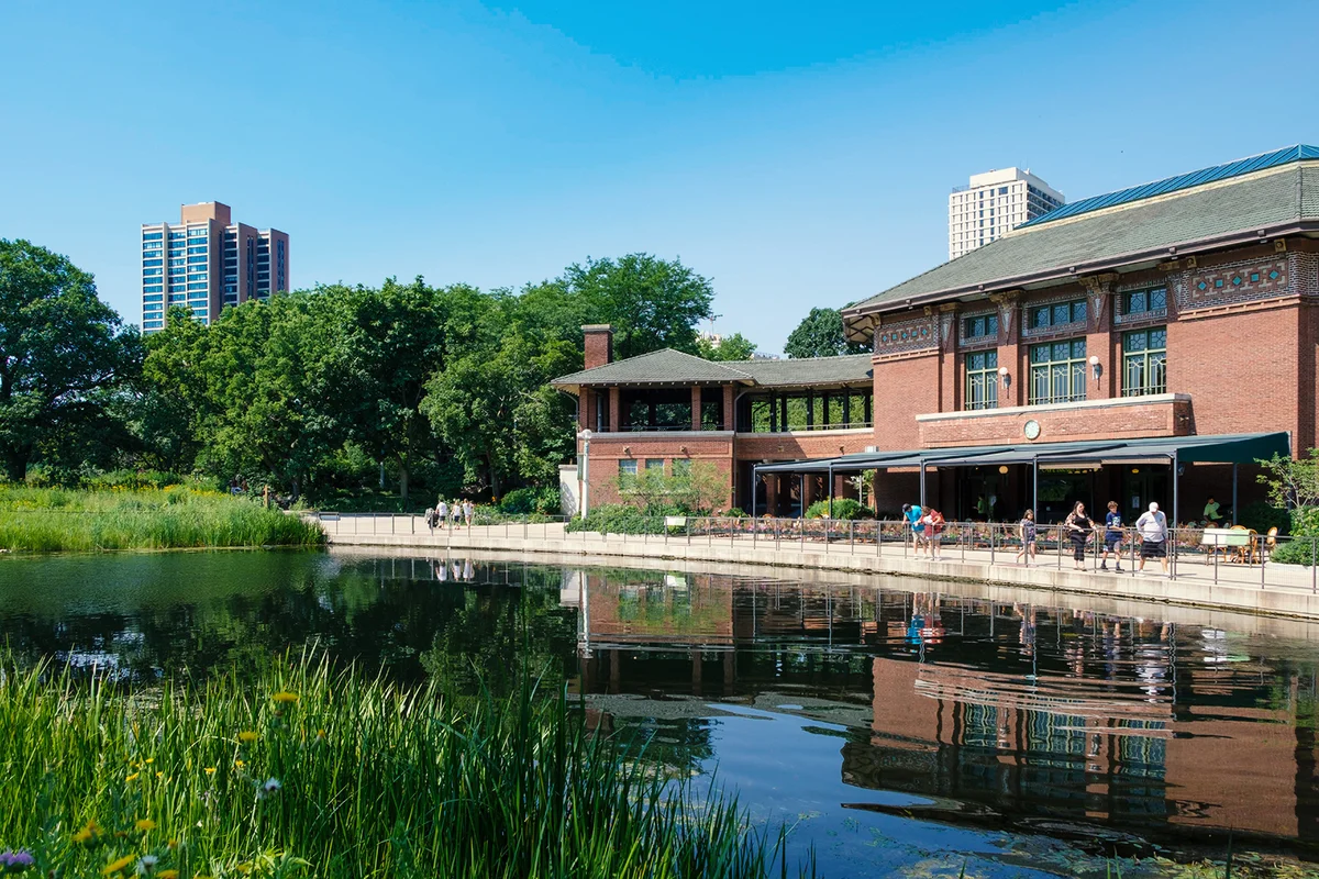 Lincoln Park Zoo in Summer with Cafe Brauer, Chicago, Illinois - Getty Editorial Use