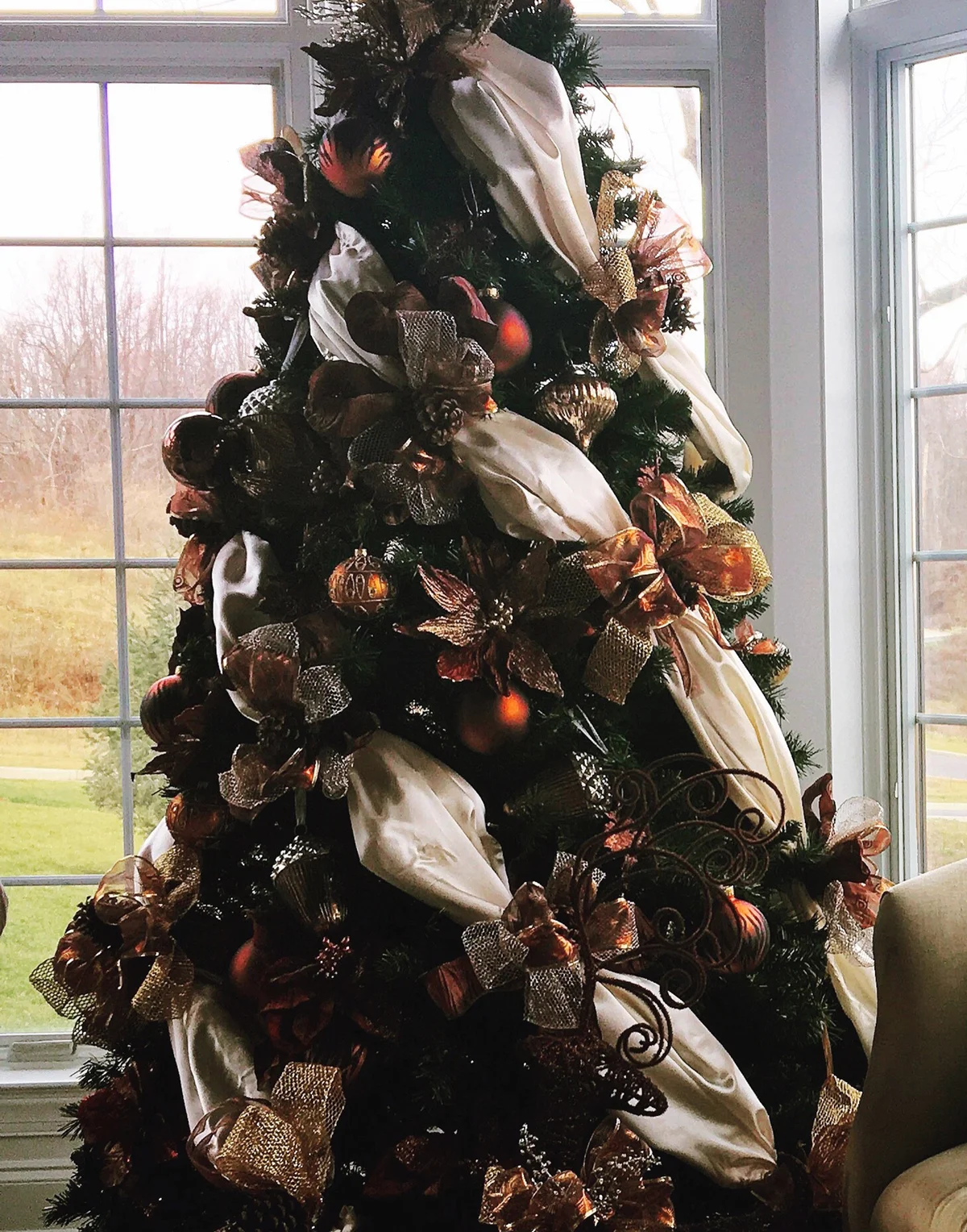 Christmas tree with giant ribbon