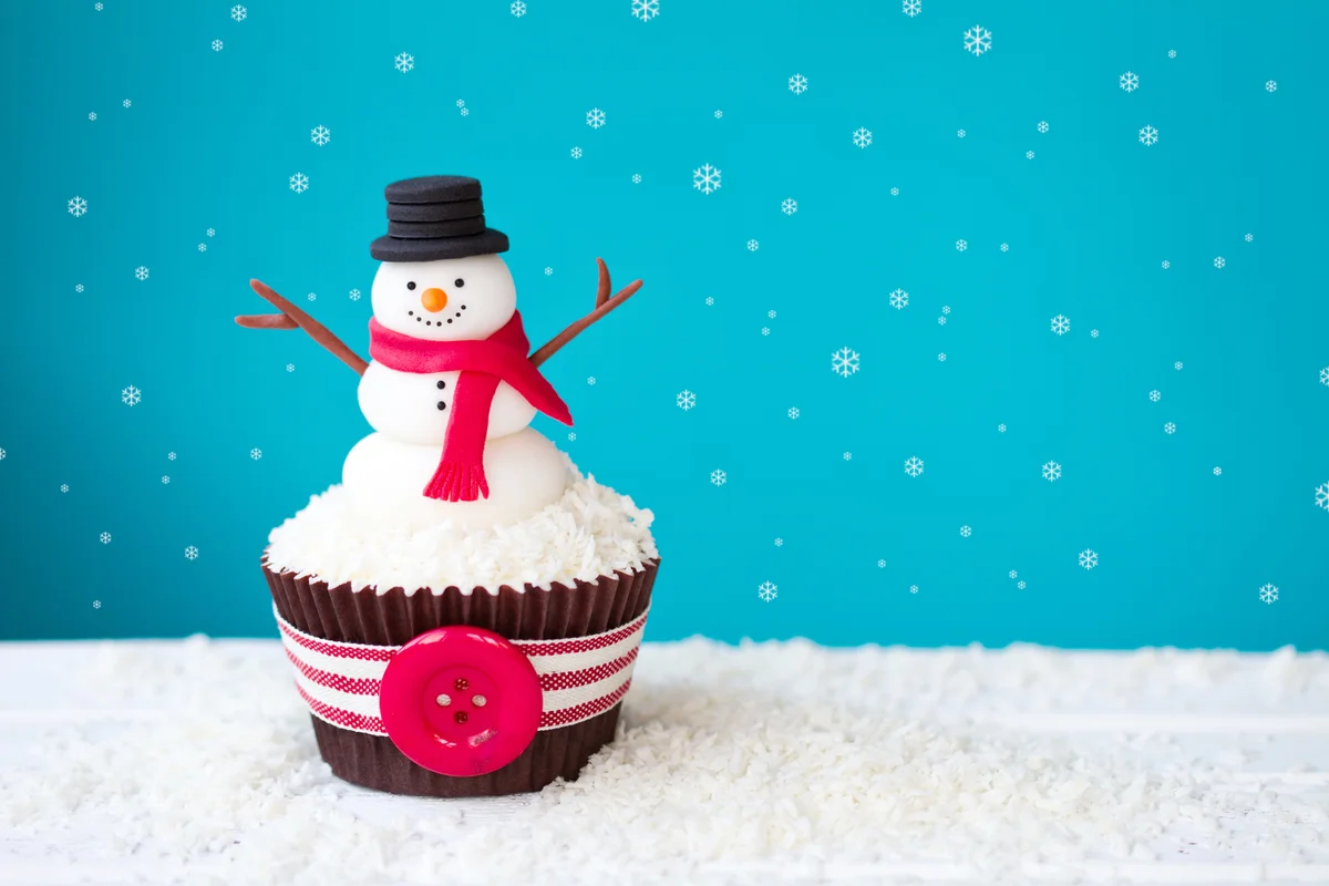 Cupcake decorated with a fondant snowman