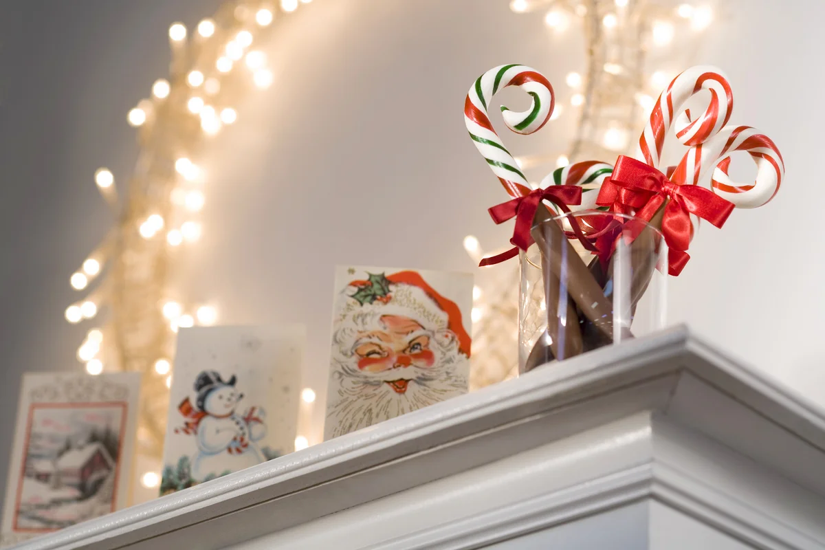 Christmas decorations on mantle