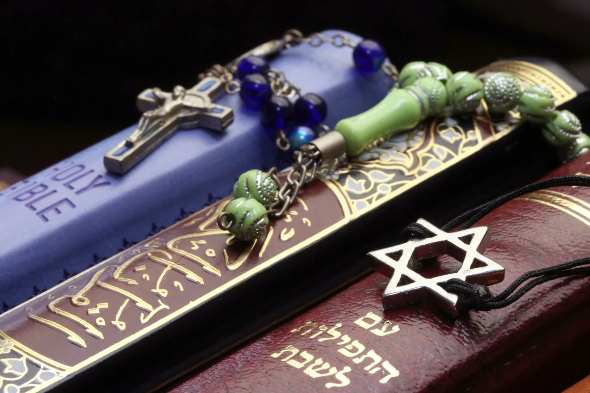 Christianity, Islam and Judaism : 3 monotheistic religions