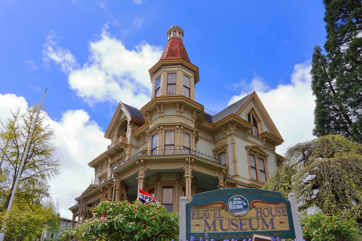 Flavel House Museum in Astoria, Oregon | ID 184950172 © Jaahnlieb | Dreamstime.com