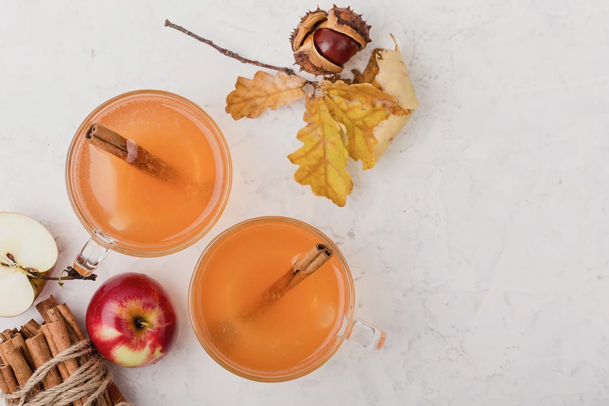 Hot apple cider rum punch