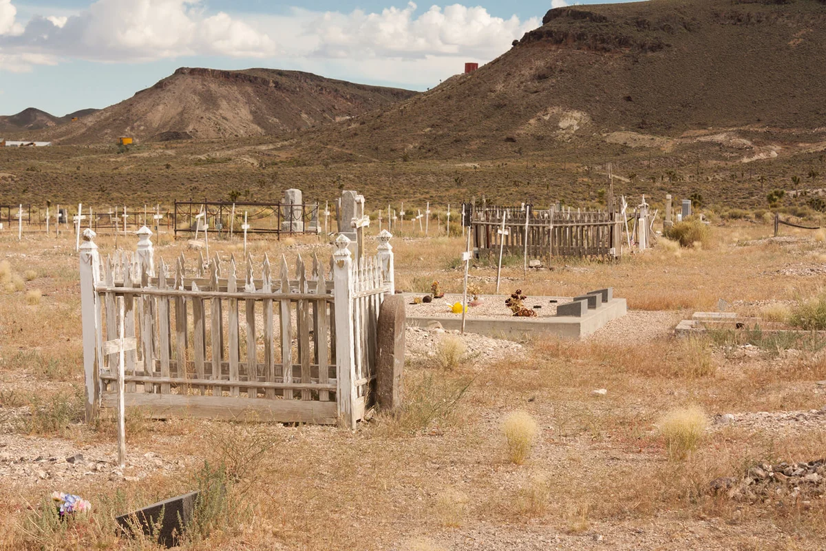 Graves in Goldfield Cemetery | ID 156278066 © Dennis Carroll | Dreamstime.com