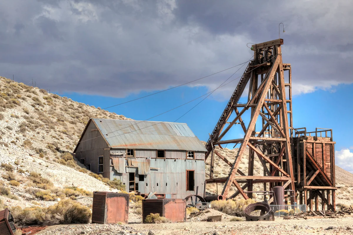 Historic hoist house and headframe in Nevada