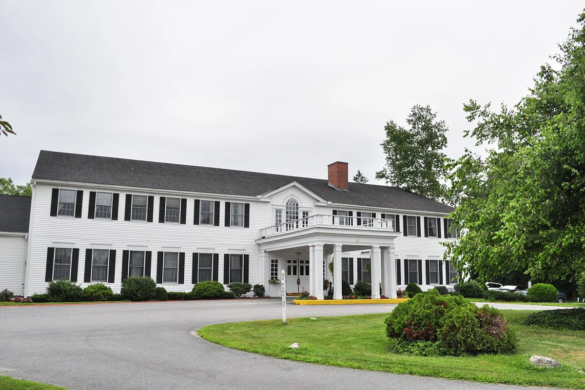 Litchfield Inn on Bantam Road (US Route 202), Litchfield, Connecticut.