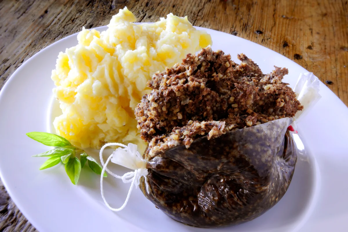 Plated haggis sweede and potatomeal