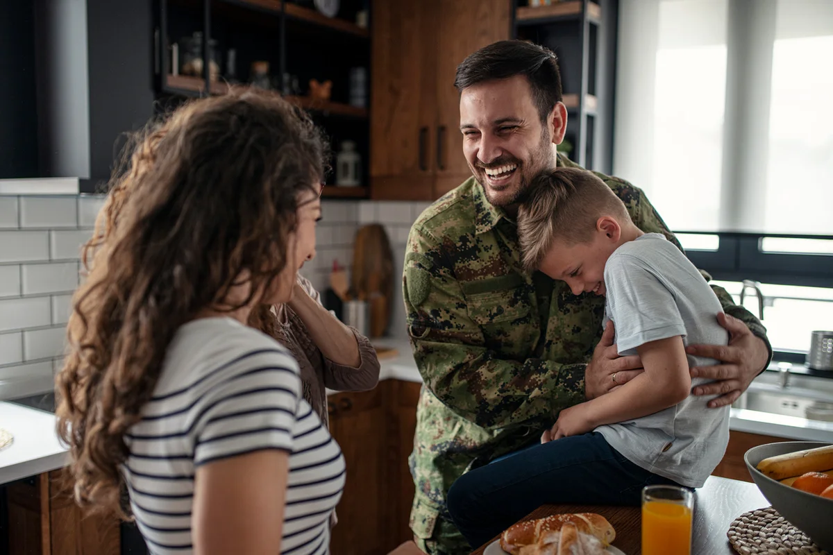 American soldier finally at home with his family