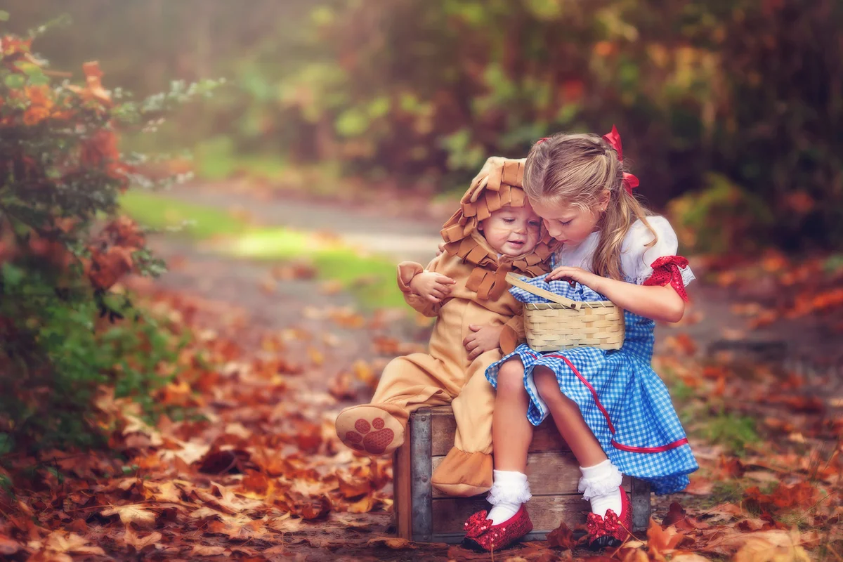 Children dressed up in halloween costumes Wonderful Wizard of Oz