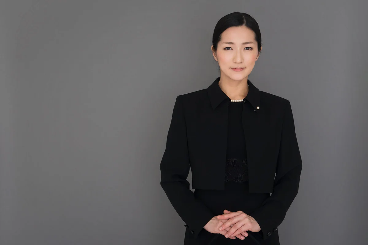 woman funeral attire for cremation