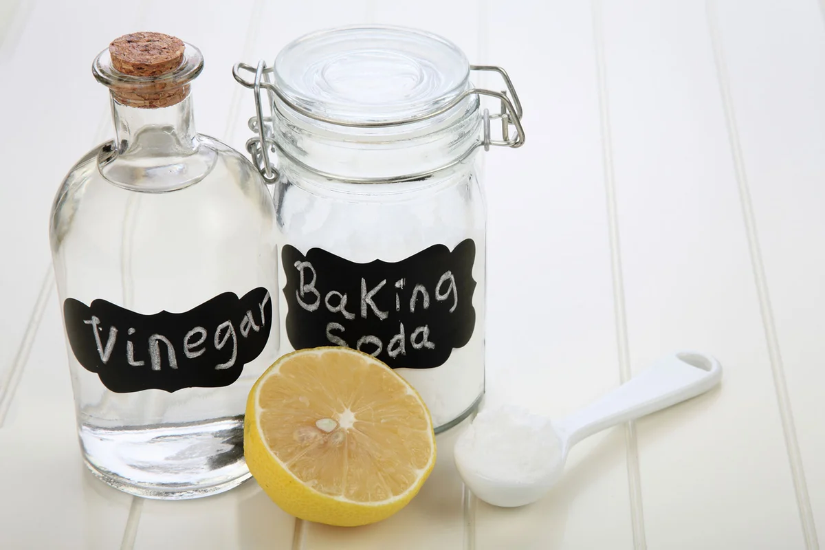 homemade drain cleaner baking soda and vinegar