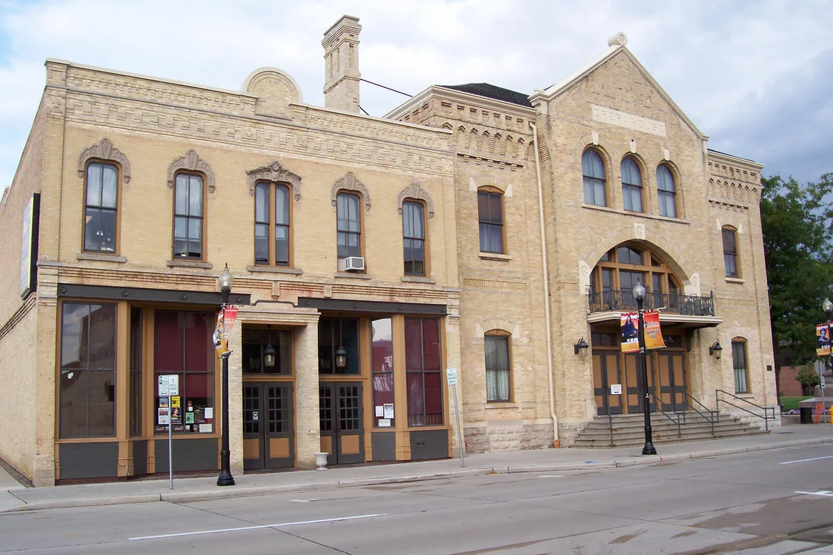 A picture of the Grand Opera House in Oshkosh, Wisconsin.