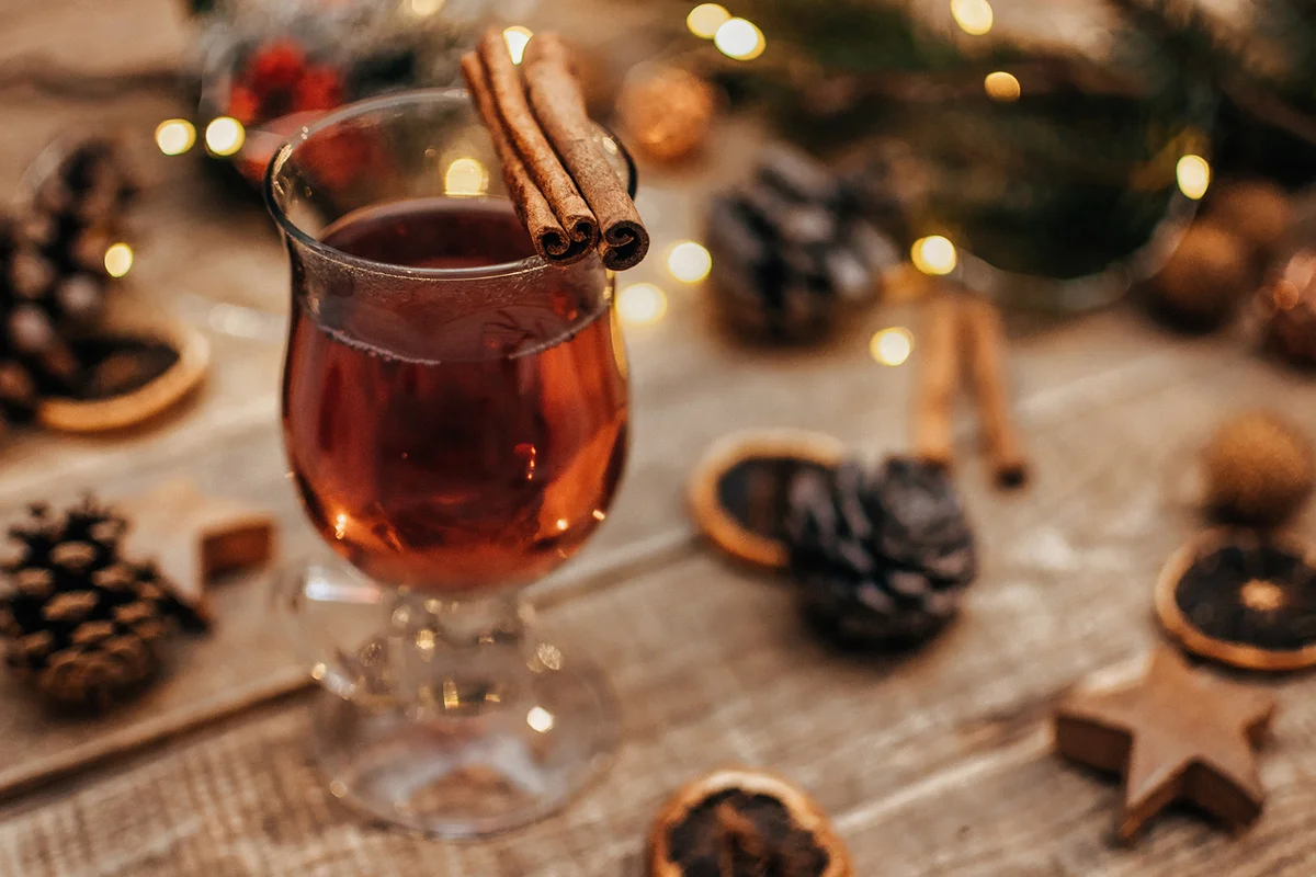 Easy Warm Spiced Apple Cider