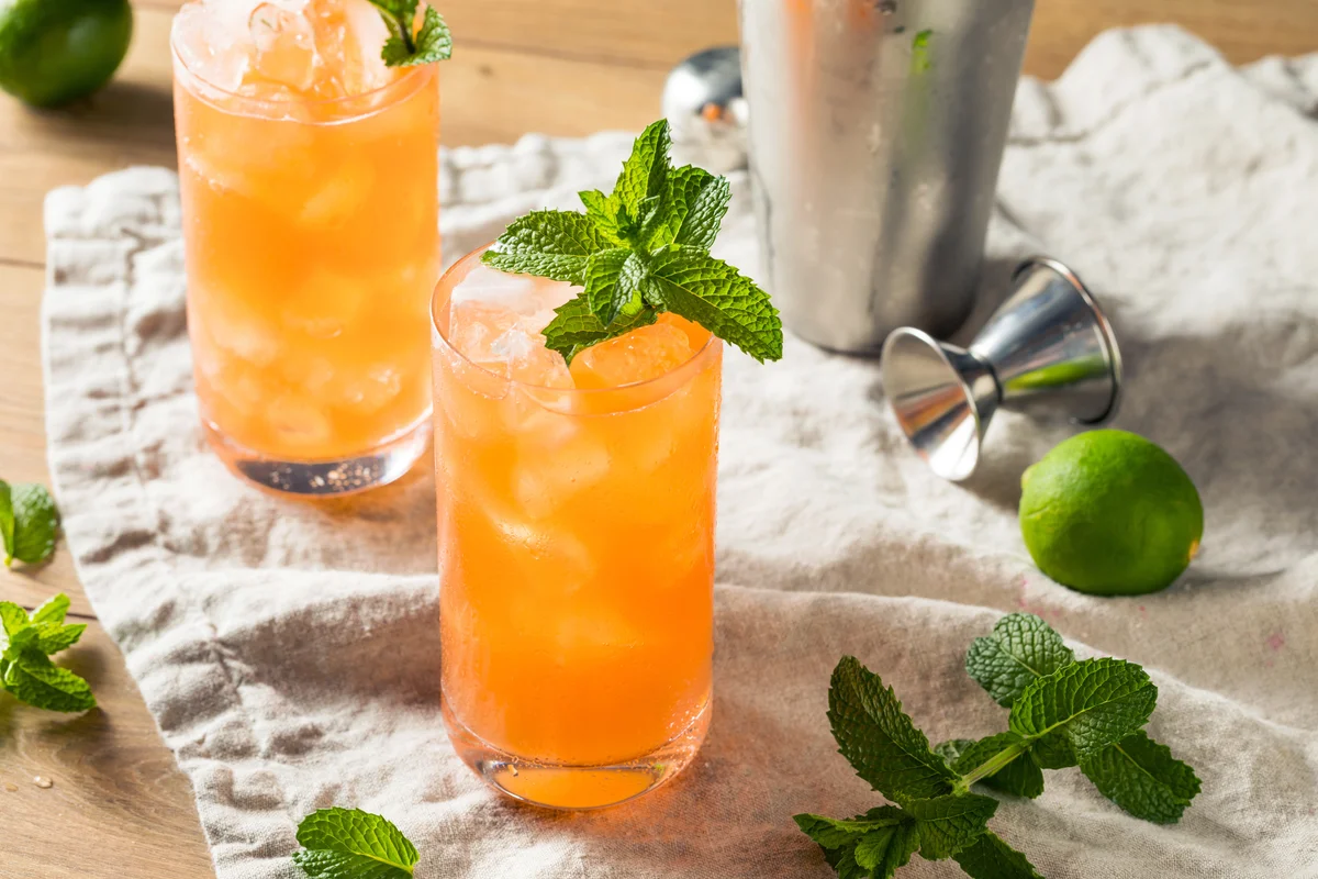 Zombie cocktail with rum and mint