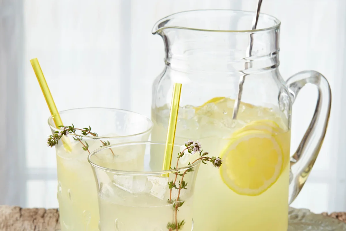 Sparkling thyme lemonade, with fresh lemon