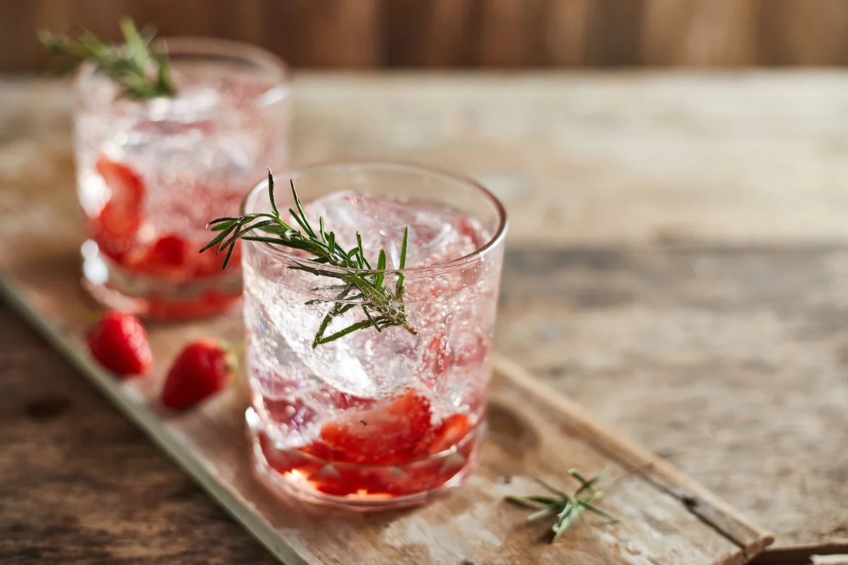 Rose’s Sparkling Strawberry Daiquiri