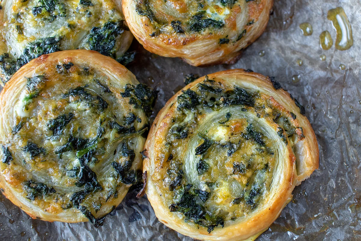 Baked spinach pinwheel