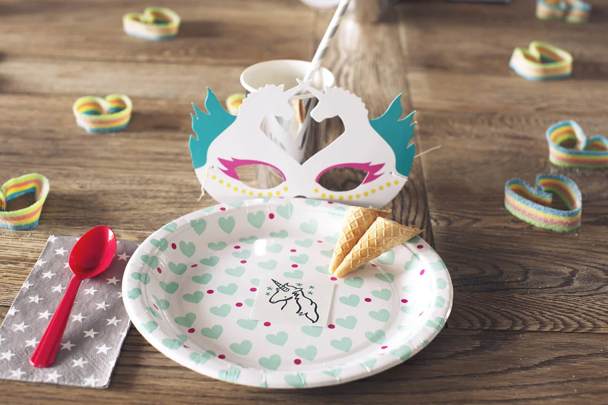 Childs birthday party favors and decorations