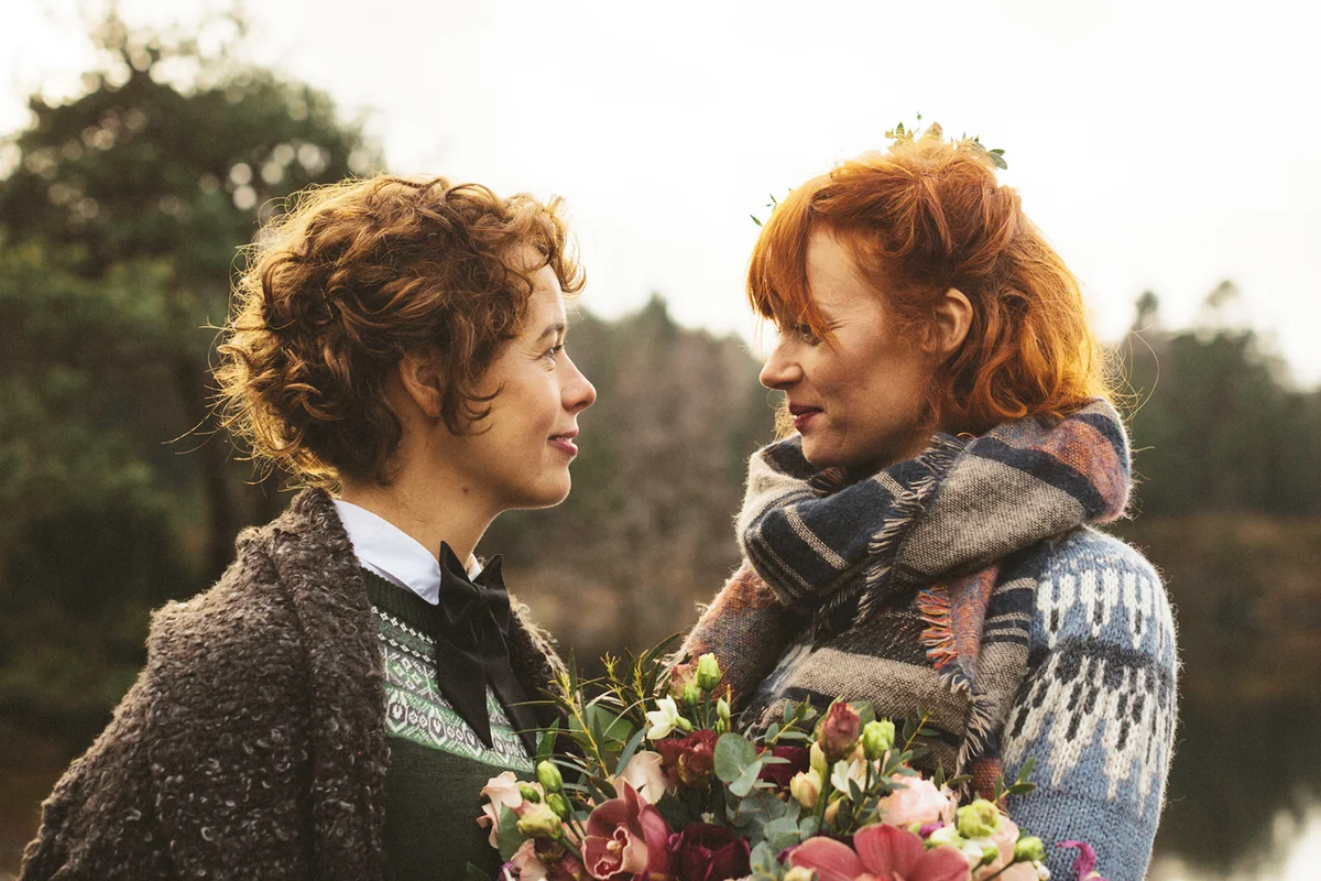 couple with bouquet