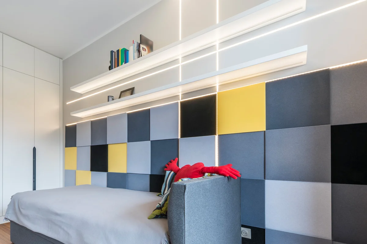 Modern Interior Design Room High Shelves for Storage