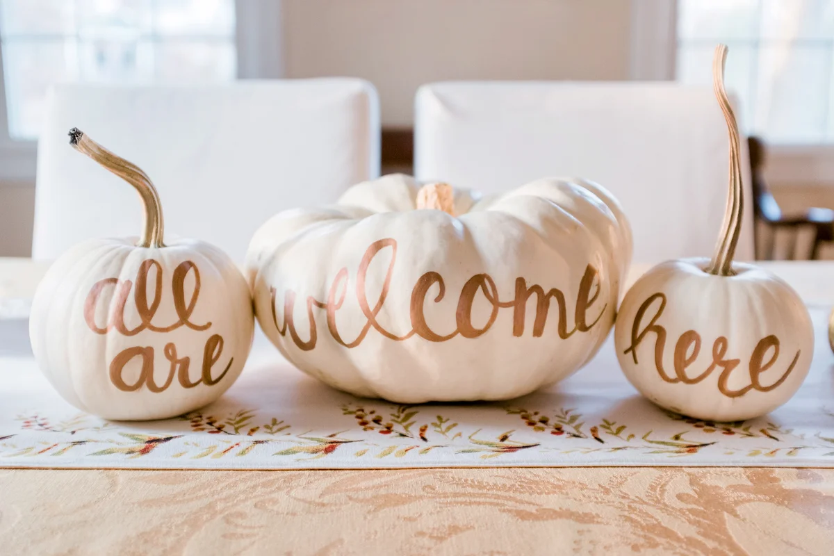 White pumpkins table centerpiece