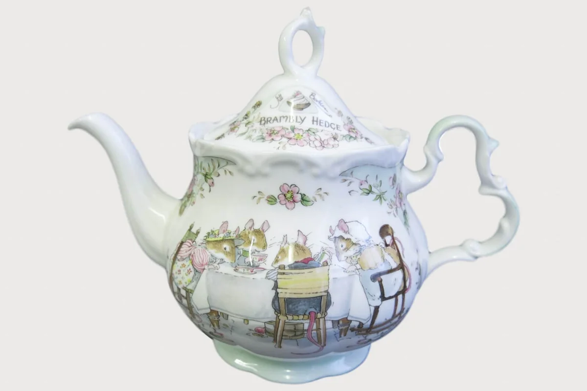 Brambly Hedge Full Size Teapot - Royal Doulton First Quality - Made In England