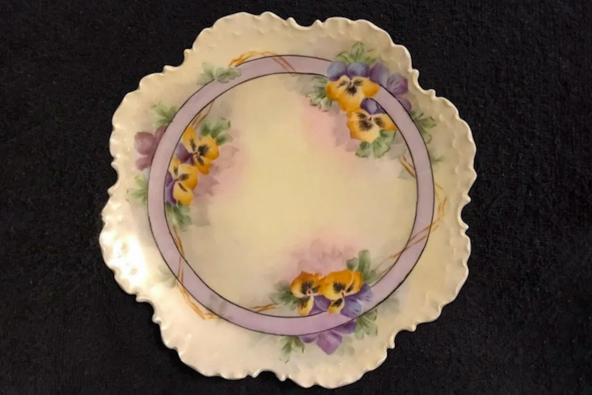 Monbijou Bavaria Bavarian Scalloped Salad or Dessert Plate with Pansies